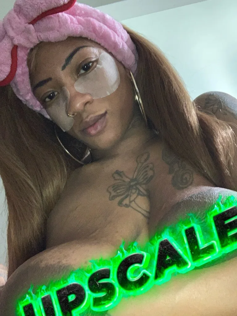 Upscale gentlemen only - Photo 6 | Escort in Outcall only