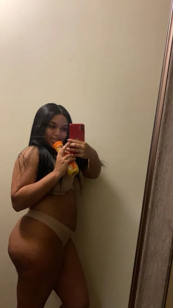 outcalls available - Photo 3 | Escort in Detroit