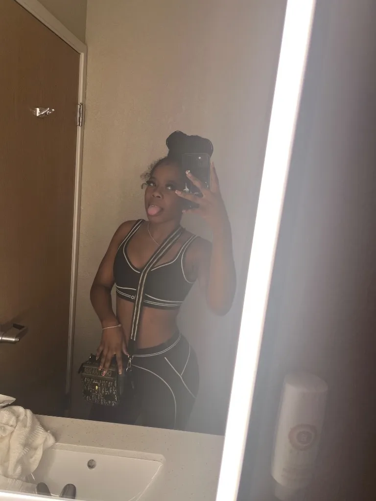 CLASSY LOOKS, NASTY THOUGHTS 🥂 - Photo 6 | Escort in INCALLS ONLY