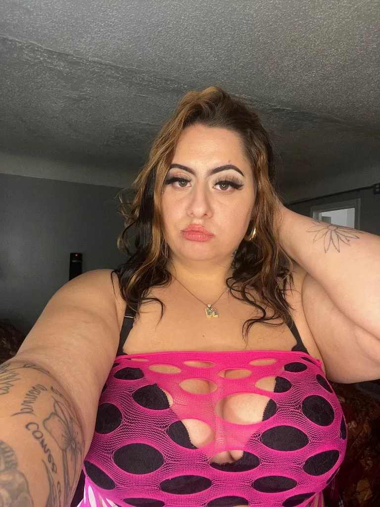 thick chubby latina w/ fat tight kitty - Photo 4 | Escort in Detroit