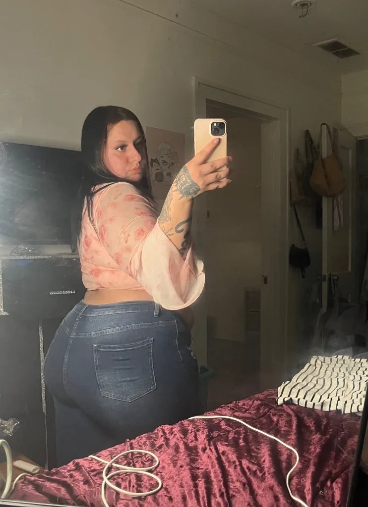 thick chubby latina w/ fat tight kitty - Photo 5 | Escort in Detroit