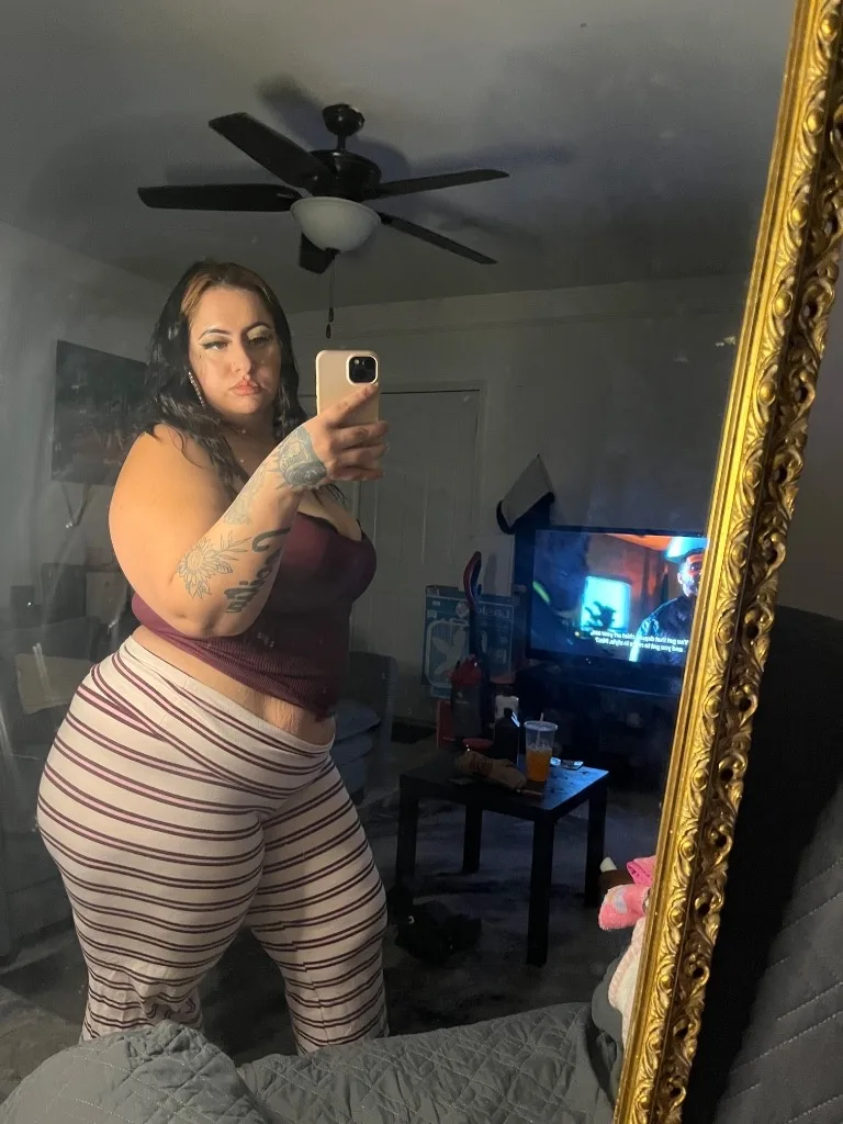 thick chubby latina w/ fat tight kitty - Photo 6 | Escort in Detroit