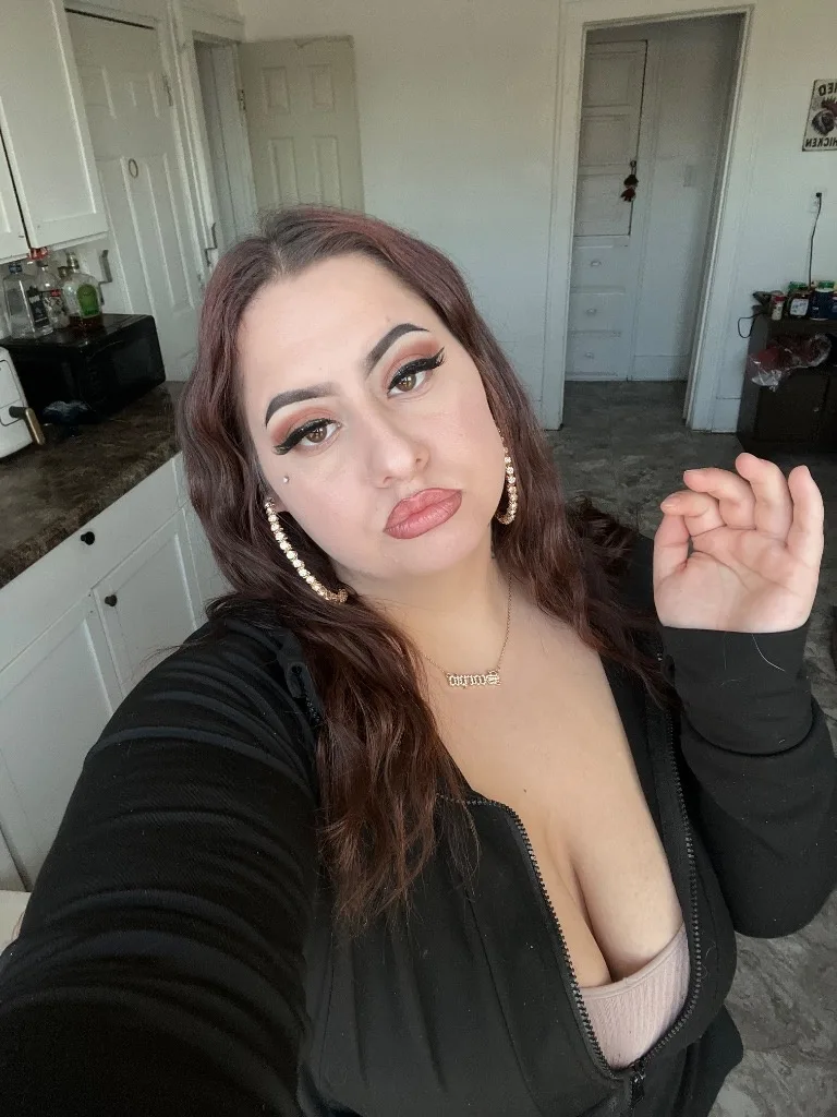 thick chubby latina w/ fat tight kitty - Photo 8 | Escort in Detroit