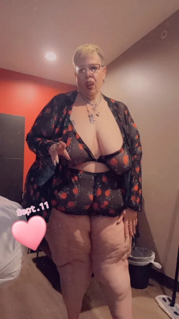 ROSEVILLE MI IM BACK ️VIDEO VERIFICATION REQUIREDPORN STAR WHITE CHOCOLATE SSBBW WITH AN ASS SO BIG LIKE THE SUN (68 INCH ASS) 🧽🧼 HYGIENE IS MANDATORY WASH UPSAME GIRL - Photo 9 | Escort in Detroit