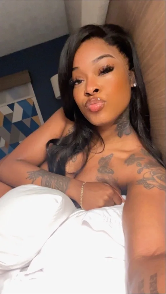 Slimm W/ a FAT ASS - Photo 2 | Escort in Southfield
