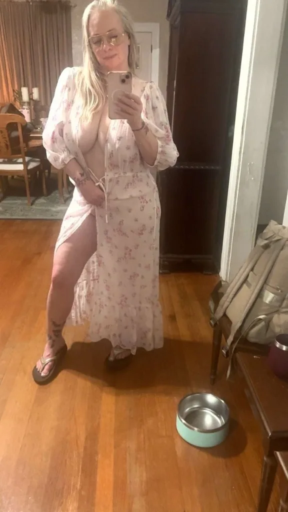 HORNY MILFS MOMWET PUSSYNICE ASSDON'T MISS OUT - Photo 3 | Escort in Detroit