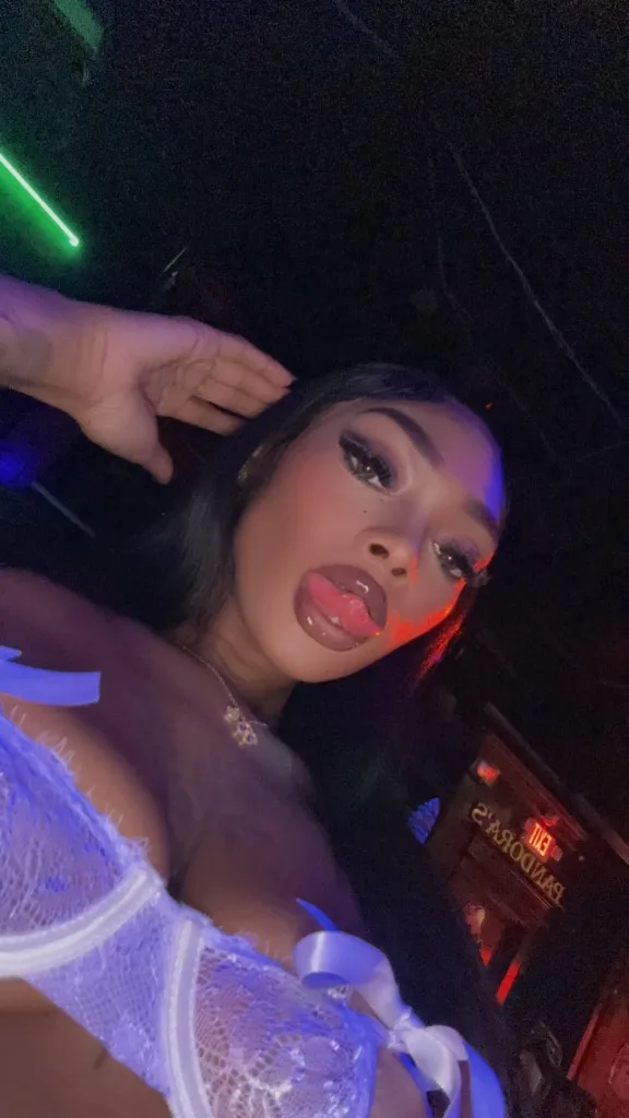 let have some fun - Photo 3 | Escort in Denton