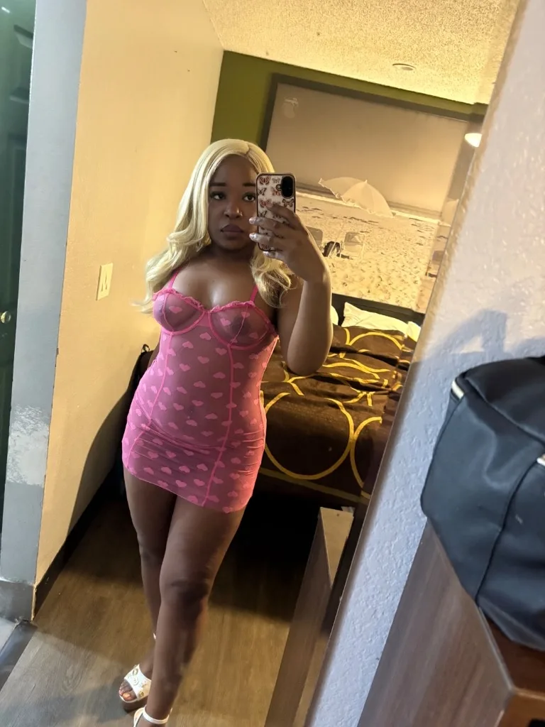 Wet 💦Thick Curvy Creamy🍦 Chocolate Ebony Goddess Domina 🍫