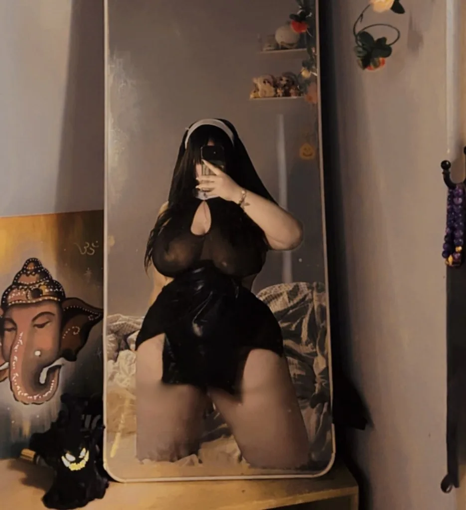 Rica Chica Tetona Con Grande Trasero Apretada - Photo 3 | Escort in North