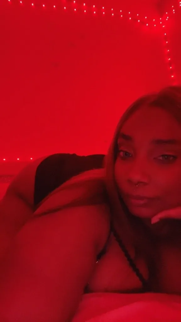 hot mommy looking for a time to don't waste my time I won't waste your quick visit is 120 on the weekend but 160 through the week 200 for a half an hour and an hour is 260 hit me up if you're looking - Photo 6 | Escort in Beaumont