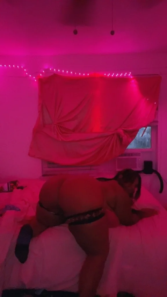 hot mommy looking for a time to don't waste my time I won't waste your quick visit is 120 on the weekend but 160 through the week 200 for a half an hour and an hour is 260 hit me up if you're looking - Photo 7 | Escort in Beaumont