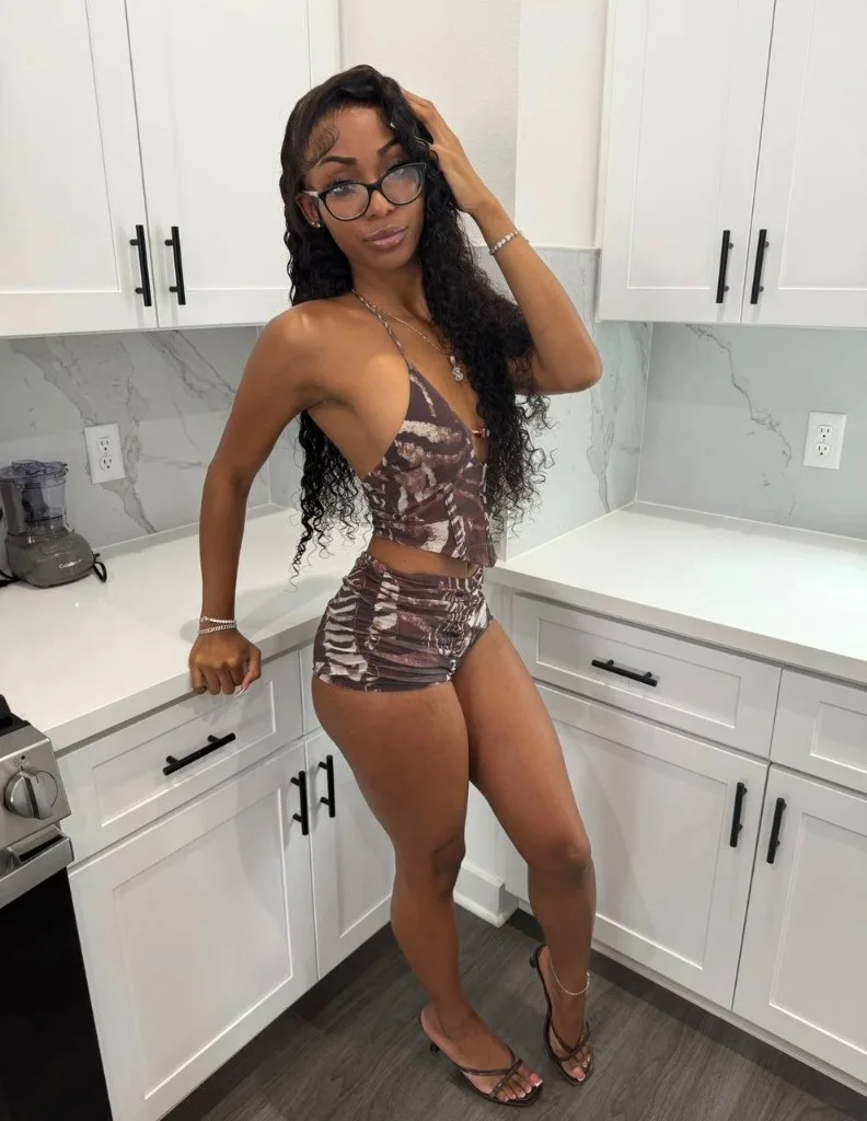 PRETTIEST FREAK IN TOWN !! - Photo 2 | Escort in Mid Cities