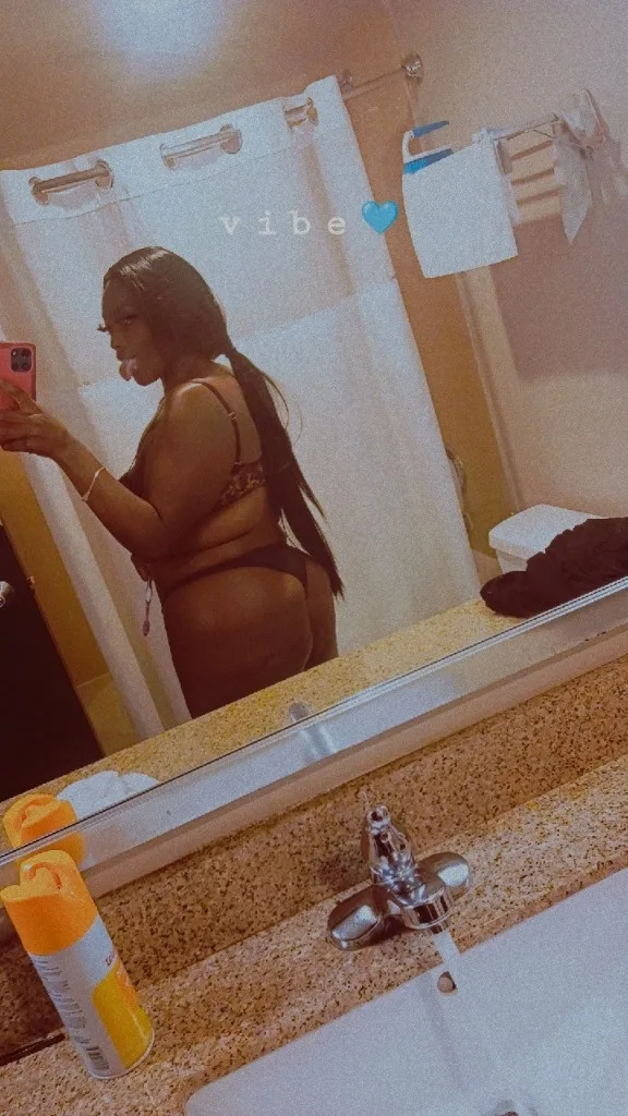 serious inquiries only please its chocolate i do have specials only on qv - Photo 2 | Escort in Texarkana all surrounding areas