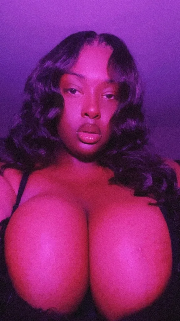 Violet your favorite mouth magician 💦🪄