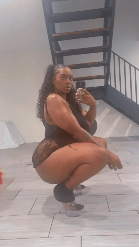 Violet your favorite mouth magician 🪄 - Photo 2 | Escort in North Houston