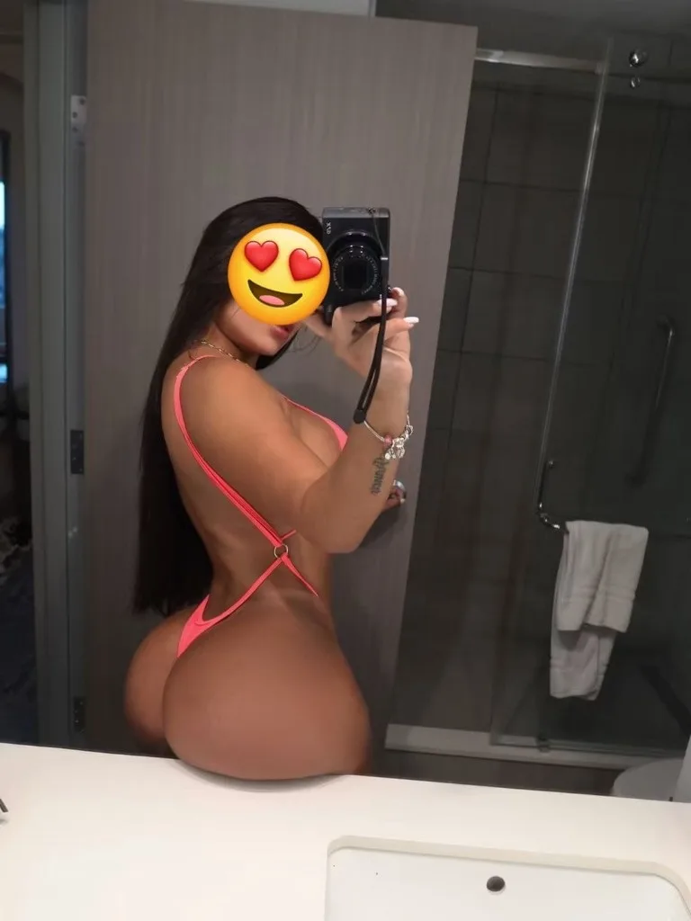 Hermosa Morena solo para ti 24/7