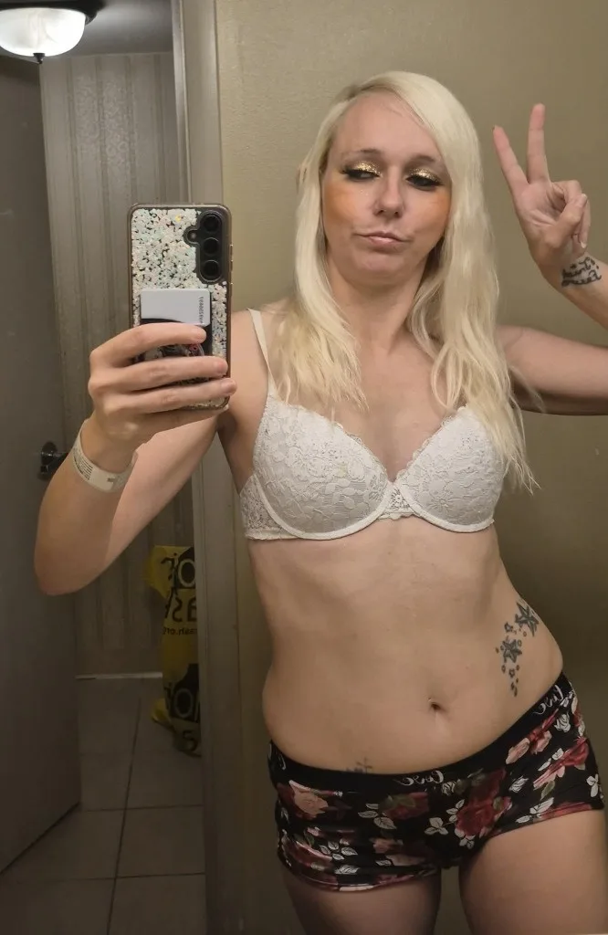 SPECIALS RUNNING!!!AVAILABLE 24/7 I LUV ALL AGES &amp; RACES. LETS GET FREAKY BBY, HAVE THOSE CUM FUCK ME EYES, ILL DRIVE U SEXUALLY INSANE!!! MEAN ASS HEAD GAME. CUM GET A TASTE OF MS. SWEET CHAMPAGNE HM
