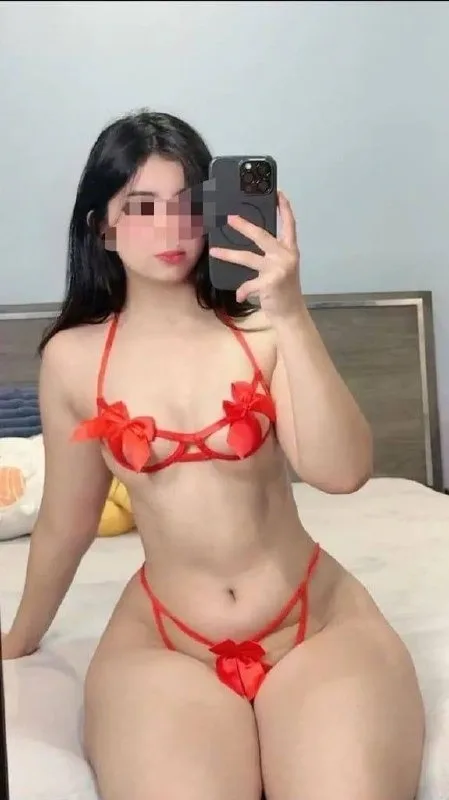 Ven papi lo que ves es lo que encuentras. en tu zona 🥰 rica y mojada