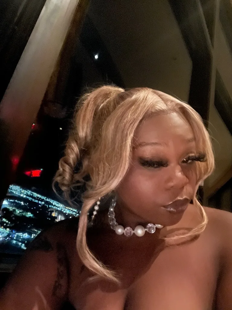 ( 🆕 N Twn ) Im Here For A Good Time Not A Long Baby ! Your Wish Is My Command Baby Come See Me While U Can Baby ! NO CHEAP MEN ! QV DEALS ONLY TODAY!! 🫦🤑 SEE ME WHILE IM HERE !! - Photo 4 | Escort in ( Incalls & Outcalls ) 10 mins from the airport !