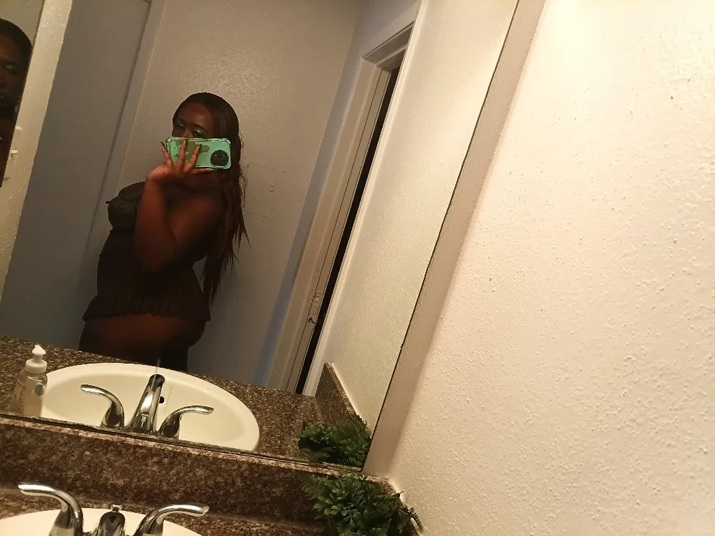 Thicc& Wet Chocolate| Incall only - Photo 3 | Escort in Southwest Houston