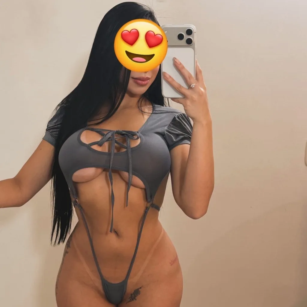 Hermosa y rica morena solo para ti 24/7