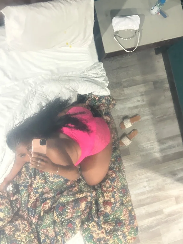Slippery Creamy Wet Brownskin Text me 🥰 - Photo 2 | Escort in Northside