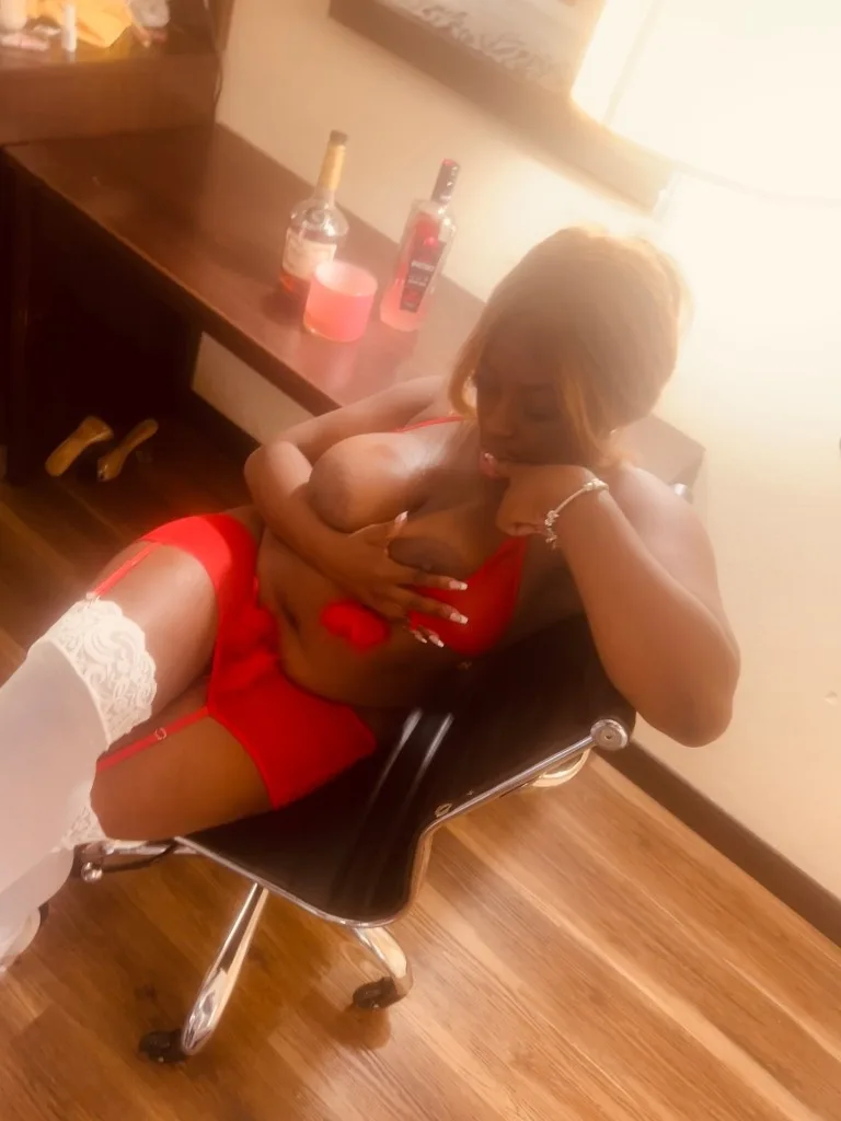 last day here in qv70 hh100Out qv 120 till 3 🥰2 pop speci2 hour ⭐Overnight 800 - Photo 5 | Escort in Dallas
