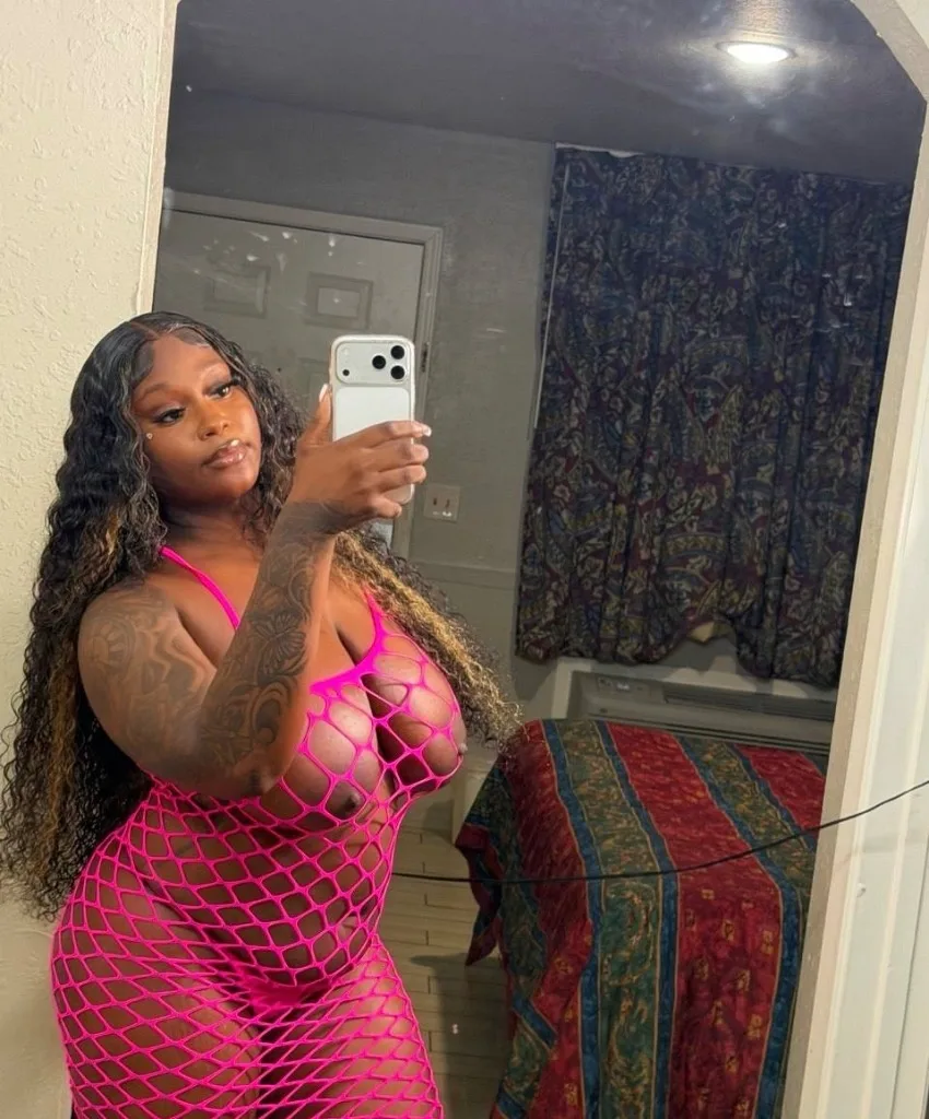 Sexy Wet Pussy - Photo 3 | Escort in Houston