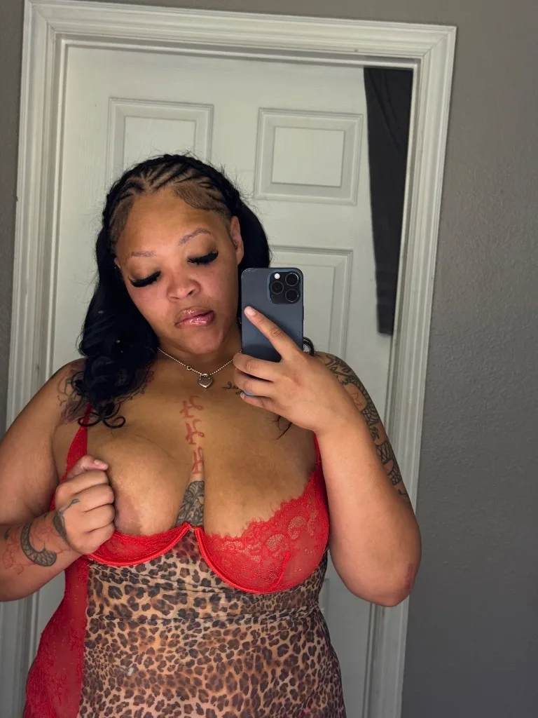 ⭐Come have fun and fuck a BIG BOOTY FREAK until i cream 🤪 - Photo 2 | Escort in Northwest Dallas