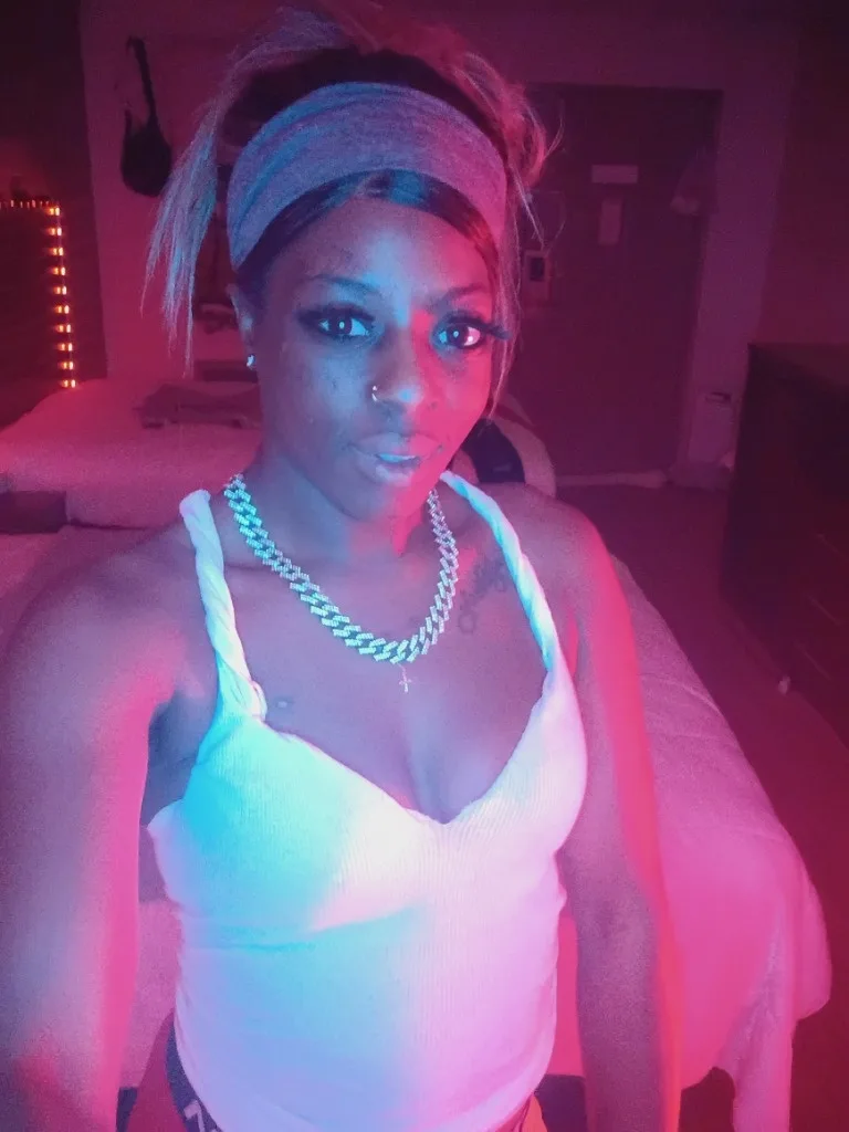 Sexy Slimm Petite Im Everything You Wanna Eat - Photo 7 | Escort in Dallas