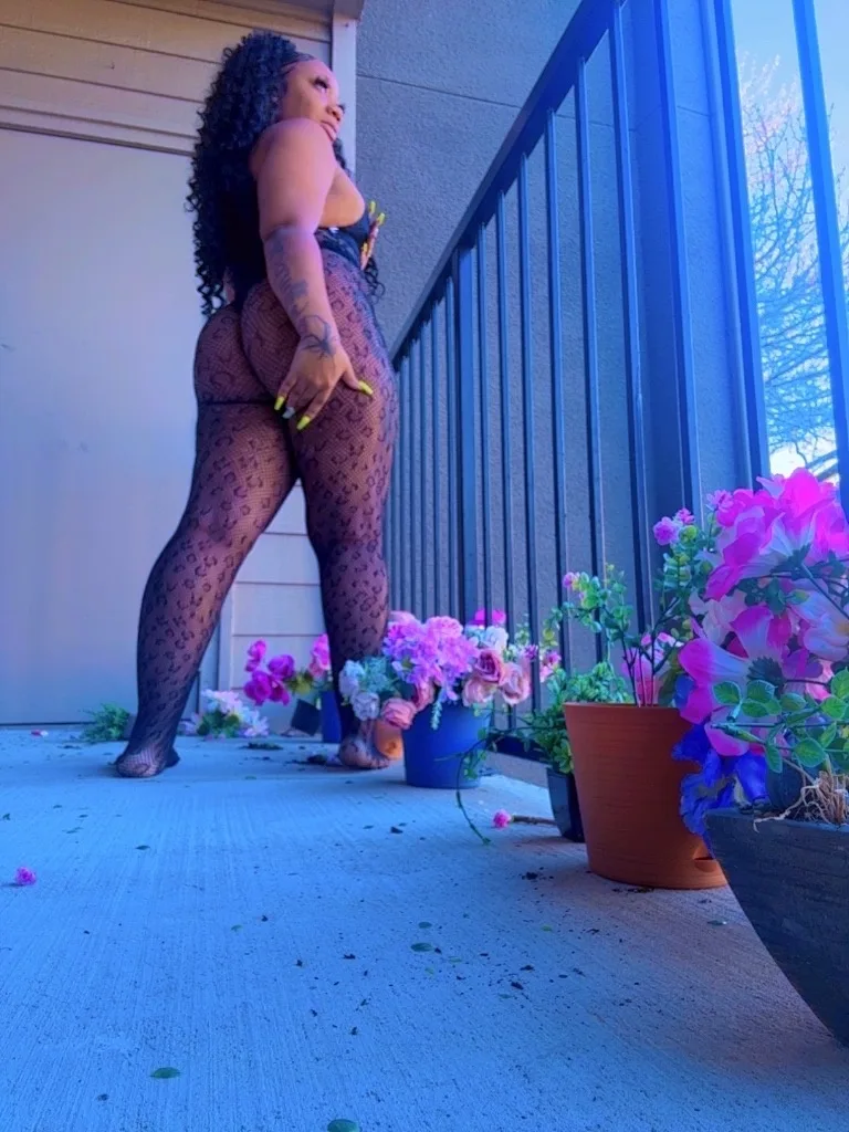 JUICYREDWith the best HEAD OUTCALLS REQUIRE DEPOSIT - Photo 4 | Escort in NORTH HOUSTON - SPRING