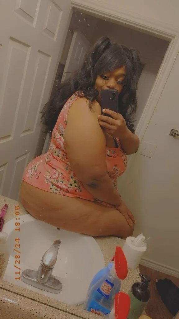 COME CHECK OUT ESSENCE'S WATER PARK🤪 - Photo 3 | Escort in Fort worth