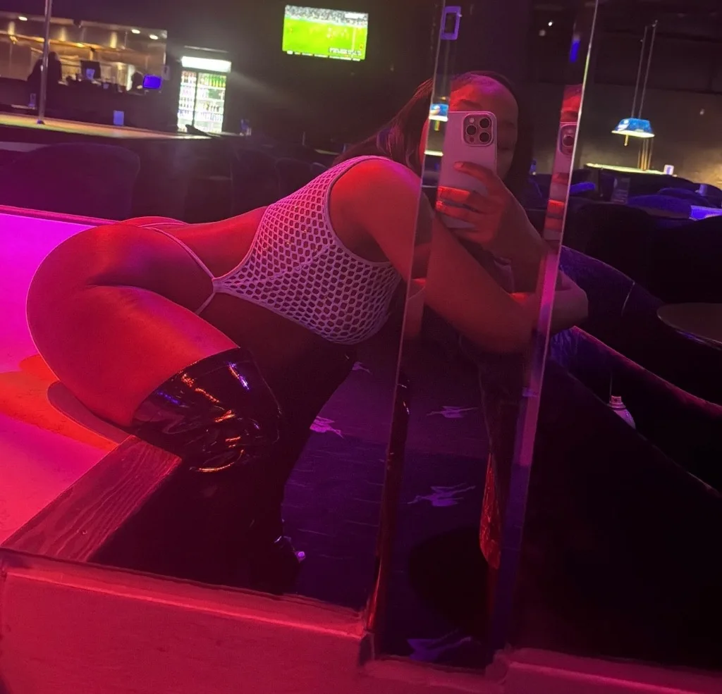 Qv Specials - Photo 3 | Escort in Houston & Surrounding areas