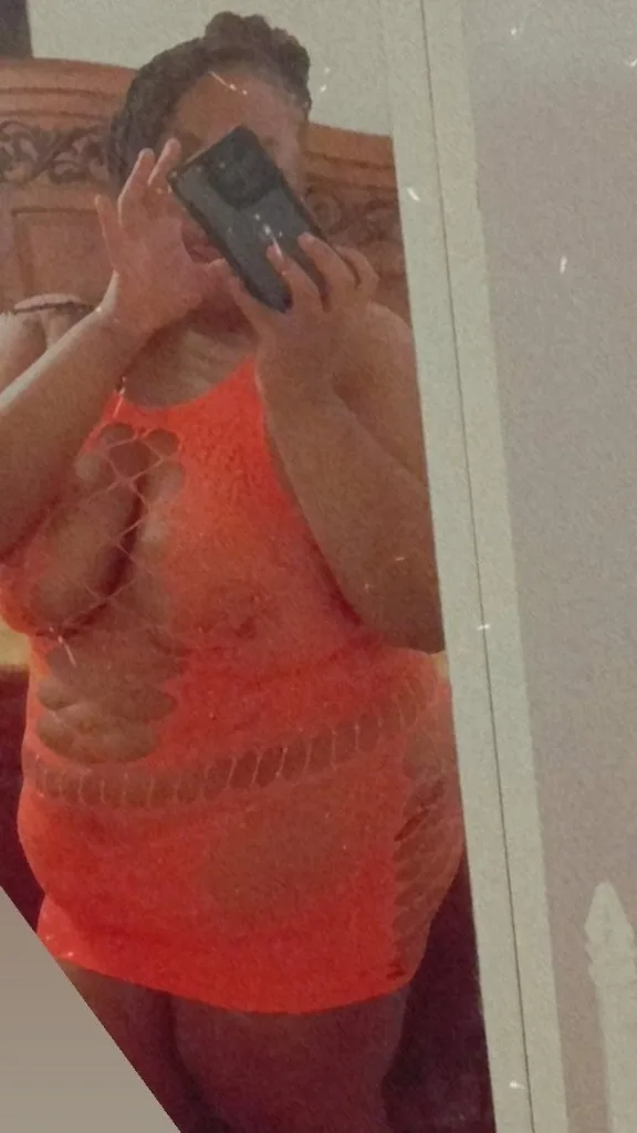New to the area show me a good timeAvailable 24/7 - Photo 6 | Escort in Oak cliff Dallas