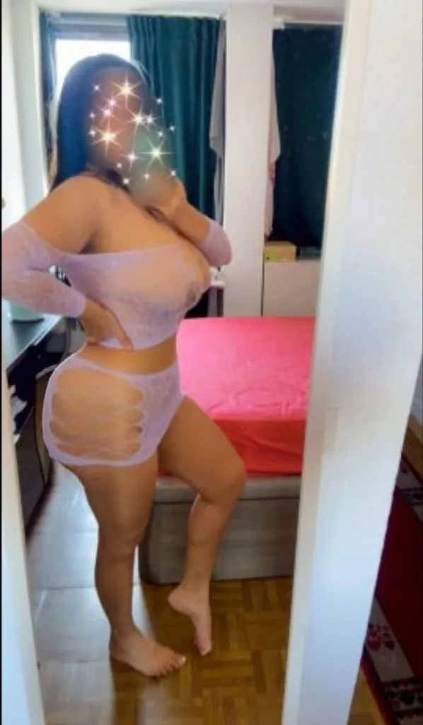 Latina HOLA Soy Nueva En La Ciudad Y Ando Buscando Brindarte El Mejor Servicio - Photo 4 | Escort in South