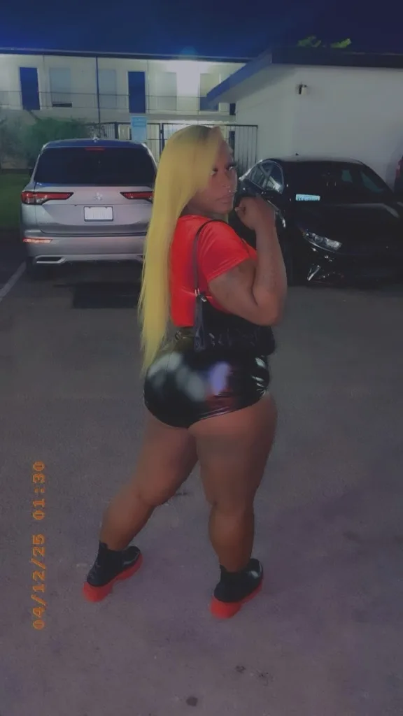 Thickky London 🫦 OUTCALLS also - Photo 2 | Escort in Downtown