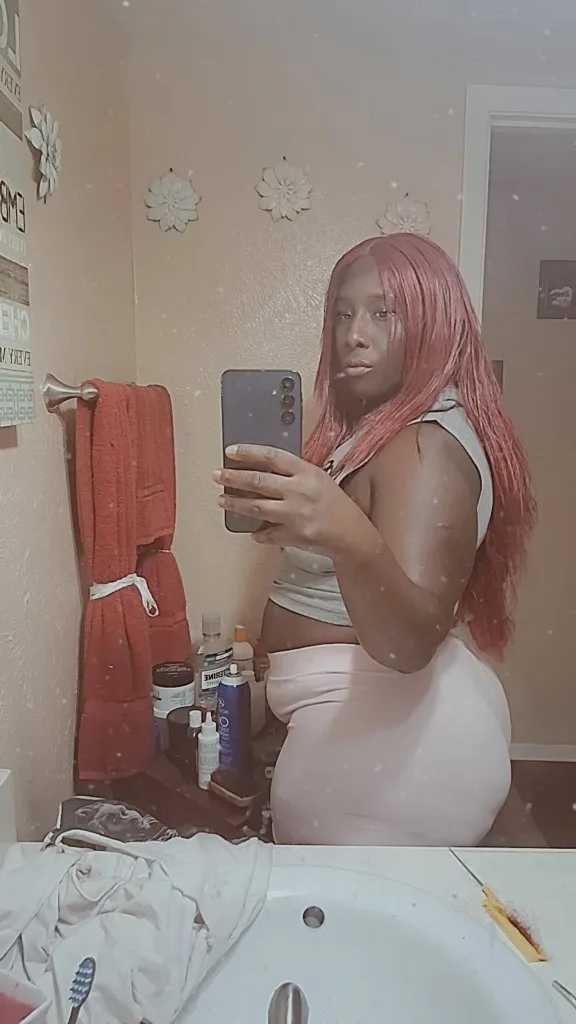 id love to be suck sum dick right now🤤‍Good pussy and phenomenal Head Curves, confidence, and just the right amount of temptation I’m not for everyone . Looking for serious, generous men - Photo 4 | Escort in Beach st