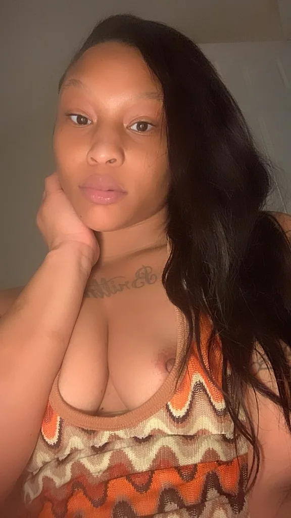 5'2 Fun Size black beauty w/ Soft Skin🤍Sweet and Passionate w/ Every Touch🫠Car Fun+Outcalls ONLYAVAILABLE NOW RUSH ME PLEASE READ FULL AD BEFORE CONTACTING ME - Photo 5 | Escort in Lancaster