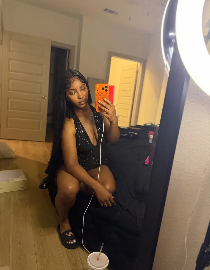 LET ME BLOW U OFF LET ME RIDE THAT AND LET ME PUT THIS ON U - Photo 5 | Escort in Galveston