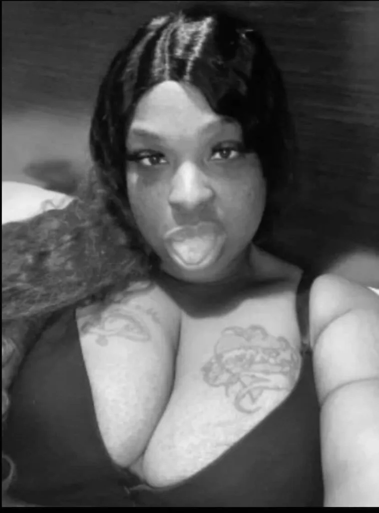 🫦deep sloppy wet throat no gag with a throat grip 🫦 - Photo 8 | Escort in Eastex