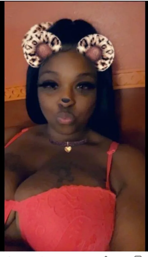 🫦deep sloppy wet throat no gag with a throat grip 🫦 - Photo 2 | Escort in Eastex