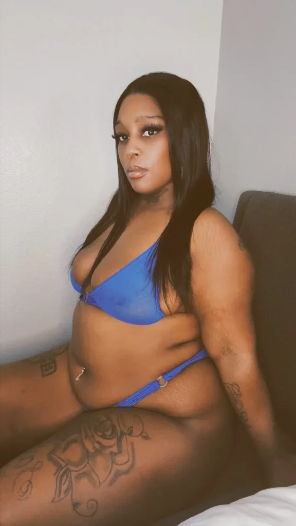 out and car date - Photo 2 | Escort in Wichita Falls