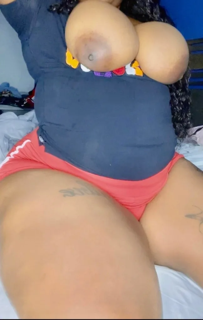 Valentines day special for 80 ... nothing bare so don't ask - Photo 3 | Escort in North Houston