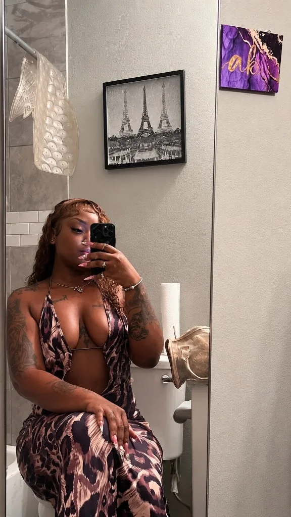 Cum Take a ride in The Big Body Benz🎀