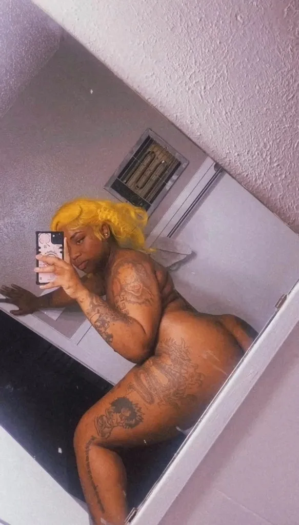 Cum Take a ride in The Big Body Benz - Photo 2 | Escort in Killeen