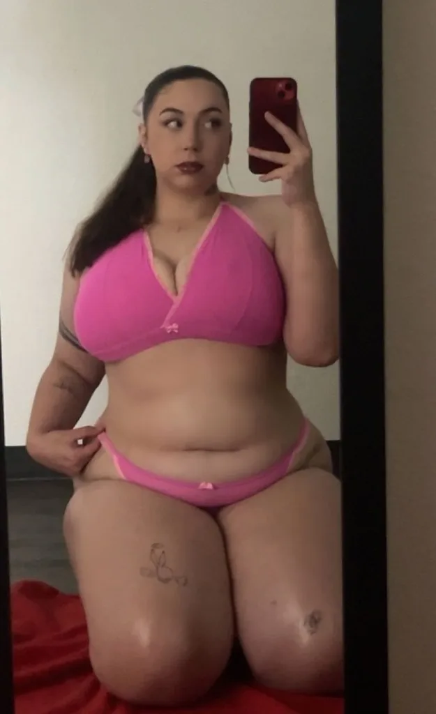 THICK BIG BOOTY LATINA