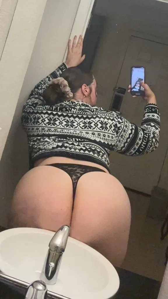 THICK BIG BOOTY LATINA - Photo 3 | Escort in Fort Worth