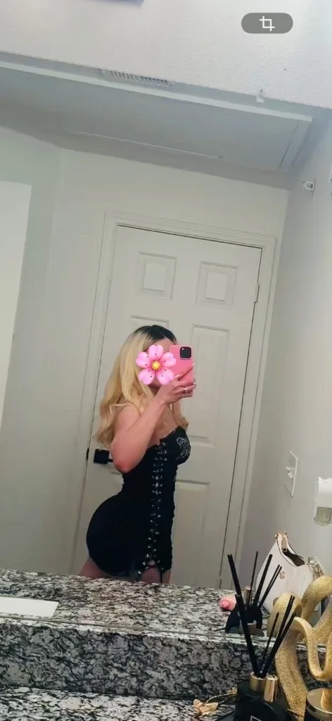 hola papi - Photo 3 | Escort in Austin