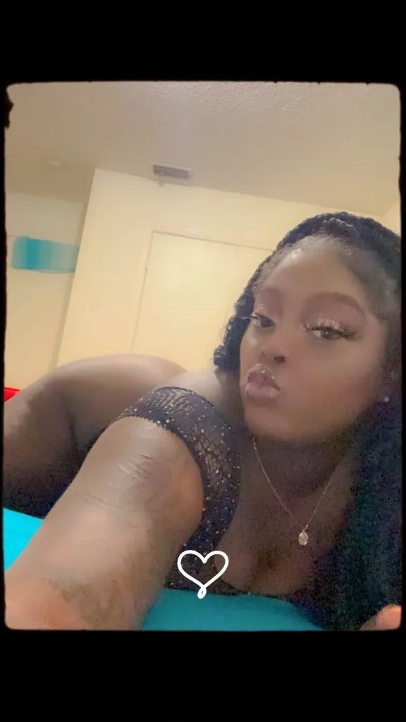 Chocolate milk 🥛 with sweet honey Very WET JUST HOW YOU LIKE ITINCALL OR OUTCALL TRUCK FRIENDLY - Photo 1 | Escort in Dallas