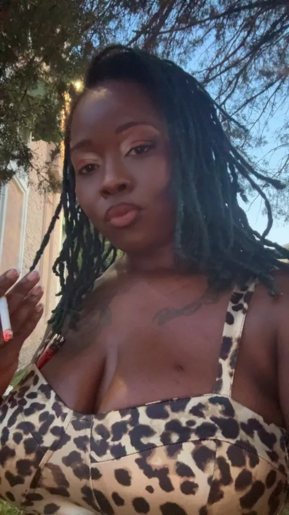 Essence fountain - Photo 3 | Escort in Dallas